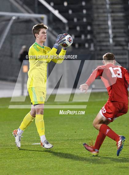 Thumbnail 3 in Regis Jesuit vs Broomfield (CHSAA 5A Final)  photogallery.