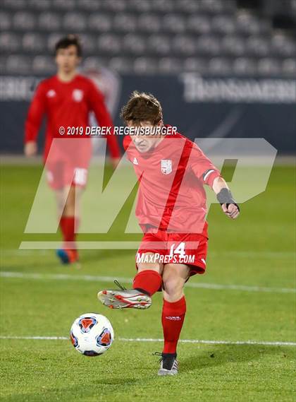 Thumbnail 2 in Regis Jesuit vs Broomfield (CHSAA 5A Final)  photogallery.