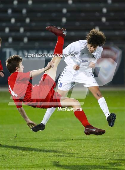 Thumbnail 2 in Regis Jesuit vs Broomfield (CHSAA 5A Final)  photogallery.