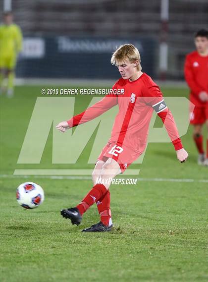 Thumbnail 2 in Regis Jesuit vs Broomfield (CHSAA 5A Final)  photogallery.