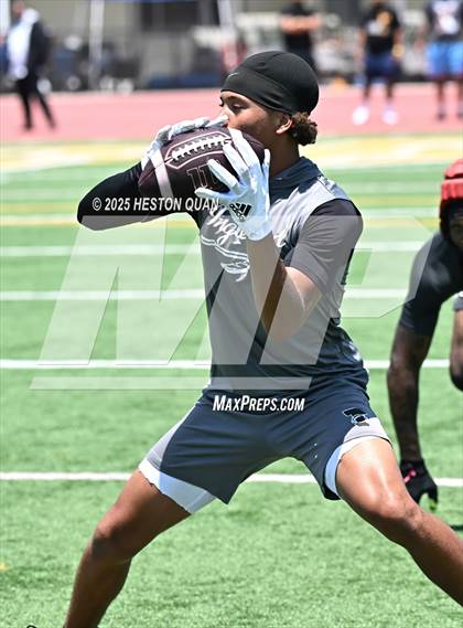 Thumbnail 2 in Inglewood vs. Mater Dei - Game 2  (LB Poly Legends 7x7) photogallery.