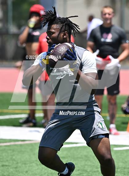 Thumbnail 2 in Inglewood vs. Mater Dei - Game 2  (LB Poly Legends 7x7) photogallery.