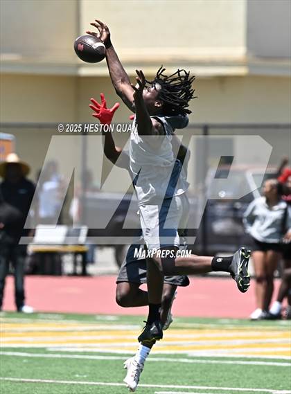 Thumbnail 3 in Inglewood vs. Mater Dei - Game 2  (LB Poly Legends 7x7) photogallery.