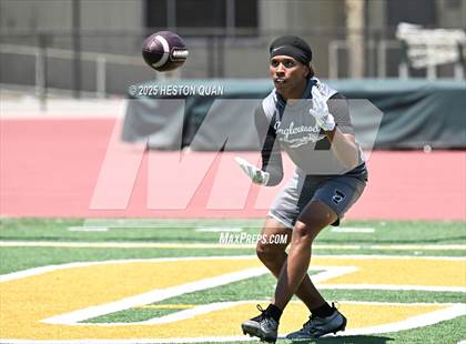 Thumbnail 2 in Inglewood vs. Mater Dei - Game 2  (LB Poly Legends 7x7) photogallery.