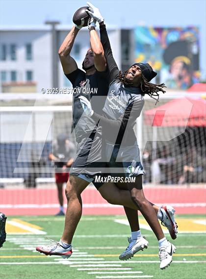 Thumbnail 2 in Inglewood vs. Mater Dei - Game 2  (LB Poly Legends 7x7) photogallery.