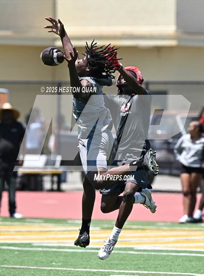 Thumbnail 1 in Inglewood vs. Mater Dei - Game 2  (LB Poly Legends 7x7) photogallery.