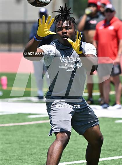 Thumbnail 1 in Inglewood vs. Mater Dei - Game 2  (LB Poly Legends 7x7) photogallery.