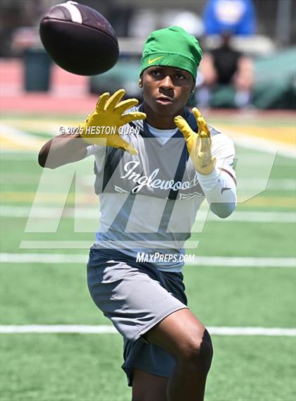 Thumbnail 2 in Inglewood vs. Mater Dei - Game 2  (LB Poly Legends 7x7) photogallery.