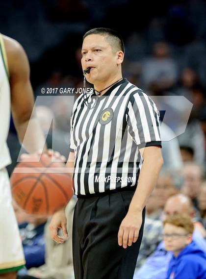 Thumbnail 1 in Esperanza vs Moreau Catholic (CIF State D2 Final) photogallery.
