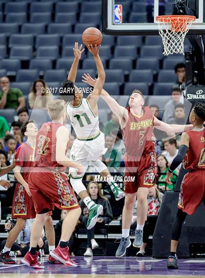 Thumbnail 3 in Esperanza vs Moreau Catholic (CIF State D2 Final) photogallery.