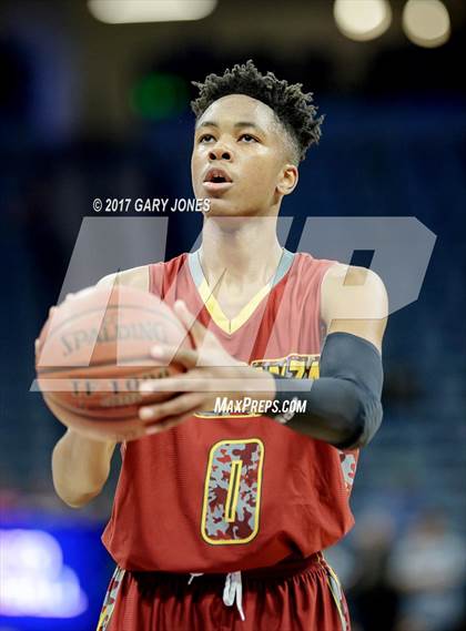 Thumbnail 2 in Esperanza vs Moreau Catholic (CIF State D2 Final) photogallery.