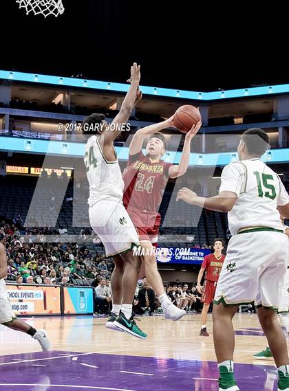 Thumbnail 2 in Esperanza vs Moreau Catholic (CIF State D2 Final) photogallery.