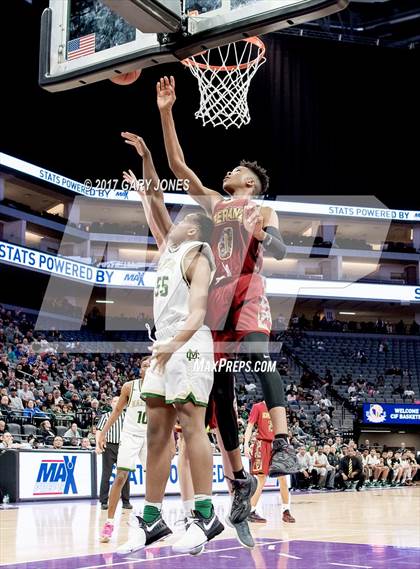 Thumbnail 2 in Esperanza vs Moreau Catholic (CIF State D2 Final) photogallery.