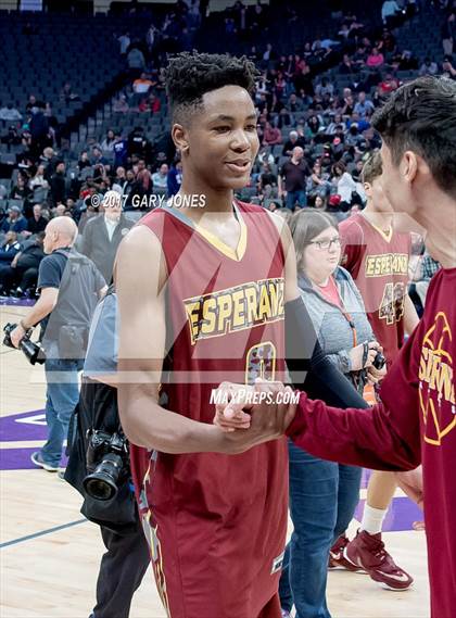 Thumbnail 2 in Esperanza vs Moreau Catholic (CIF State D2 Final) photogallery.