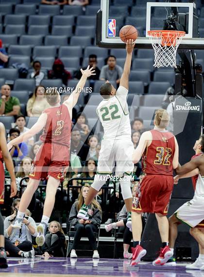 Thumbnail 3 in Esperanza vs Moreau Catholic (CIF State D2 Final) photogallery.