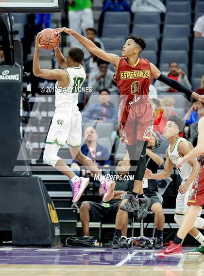 Thumbnail 2 in Esperanza vs Moreau Catholic (CIF State D2 Final) photogallery.