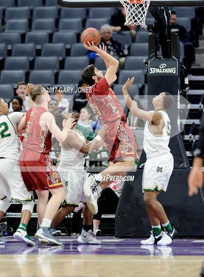 Thumbnail 1 in Esperanza vs Moreau Catholic (CIF State D2 Final) photogallery.