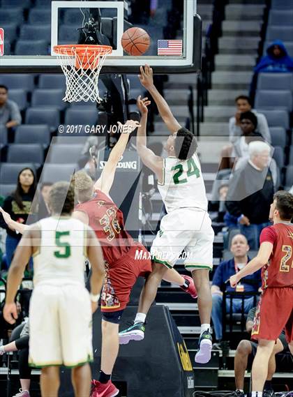 Thumbnail 2 in Esperanza vs Moreau Catholic (CIF State D2 Final) photogallery.
