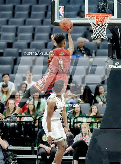 Thumbnail 2 in Esperanza vs Moreau Catholic (CIF State D2 Final) photogallery.