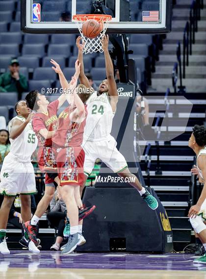 Thumbnail 1 in Esperanza vs Moreau Catholic (CIF State D2 Final) photogallery.