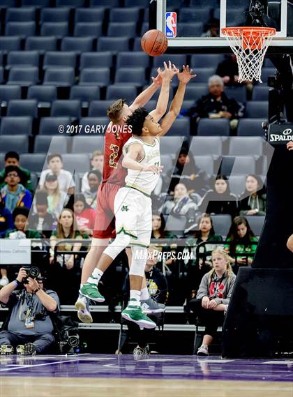 Thumbnail 1 in Esperanza vs Moreau Catholic (CIF State D2 Final) photogallery.