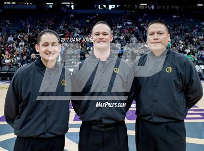 Thumbnail 1 in Esperanza vs Moreau Catholic (CIF State D2 Final) photogallery.