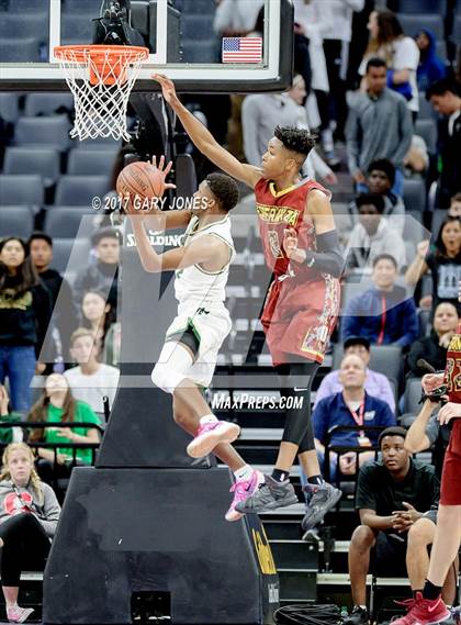 Thumbnail 3 in Esperanza vs Moreau Catholic (CIF State D2 Final) photogallery.