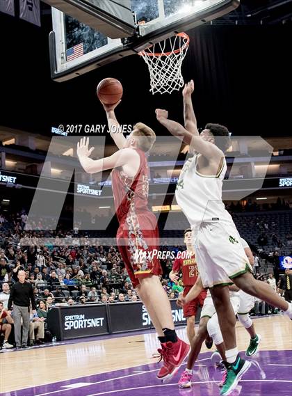Thumbnail 1 in Esperanza vs Moreau Catholic (CIF State D2 Final) photogallery.