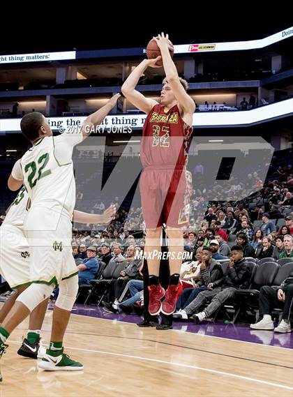 Thumbnail 3 in Esperanza vs Moreau Catholic (CIF State D2 Final) photogallery.