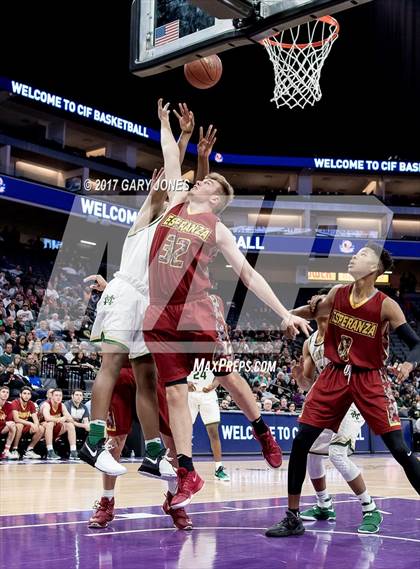 Thumbnail 3 in Esperanza vs Moreau Catholic (CIF State D2 Final) photogallery.