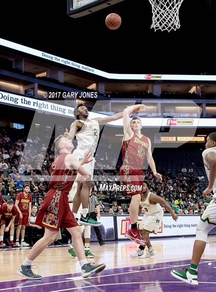 Thumbnail 3 in Esperanza vs Moreau Catholic (CIF State D2 Final) photogallery.
