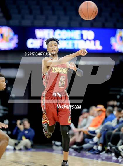 Thumbnail 3 in Esperanza vs Moreau Catholic (CIF State D2 Final) photogallery.
