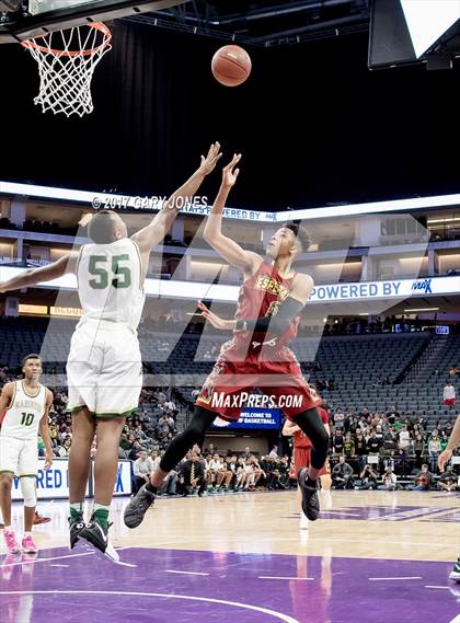 Thumbnail 1 in Esperanza vs Moreau Catholic (CIF State D2 Final) photogallery.