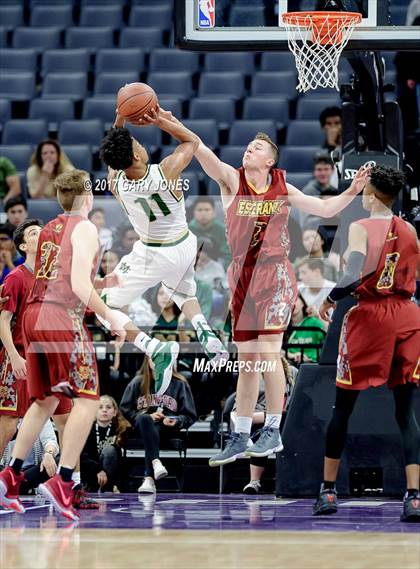 Thumbnail 2 in Esperanza vs Moreau Catholic (CIF State D2 Final) photogallery.