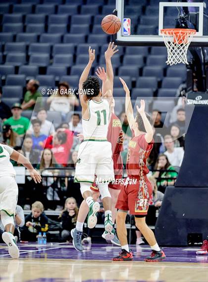 Thumbnail 2 in Esperanza vs Moreau Catholic (CIF State D2 Final) photogallery.