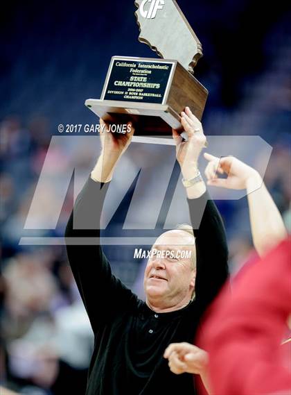 Thumbnail 2 in Esperanza vs Moreau Catholic (CIF State D2 Final) photogallery.