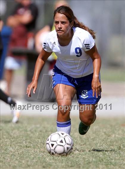 Thumbnail 2 in Cleveland vs. Greeneville (Bearden Invitational) photogallery.