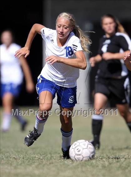 Thumbnail 2 in Cleveland vs. Greeneville (Bearden Invitational) photogallery.