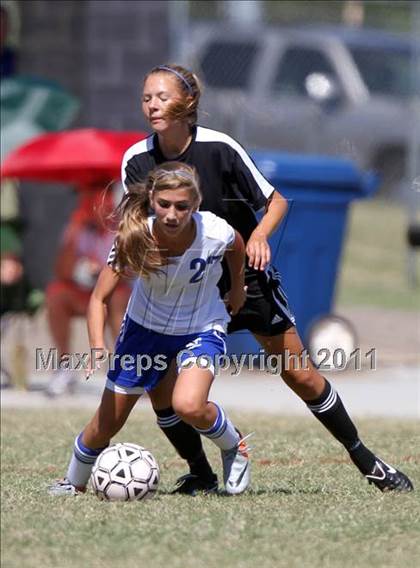 Thumbnail 3 in Cleveland vs. Greeneville (Bearden Invitational) photogallery.
