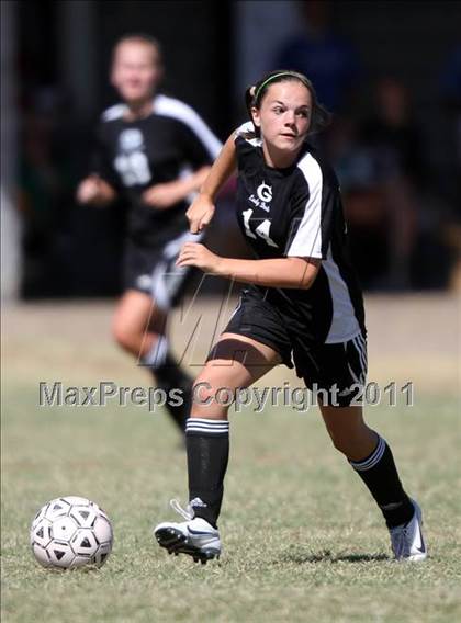 Thumbnail 2 in Cleveland vs. Greeneville (Bearden Invitational) photogallery.
