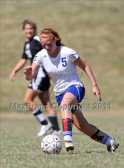 Thumbnail 3 in Cleveland vs. Greeneville (Bearden Invitational) photogallery.