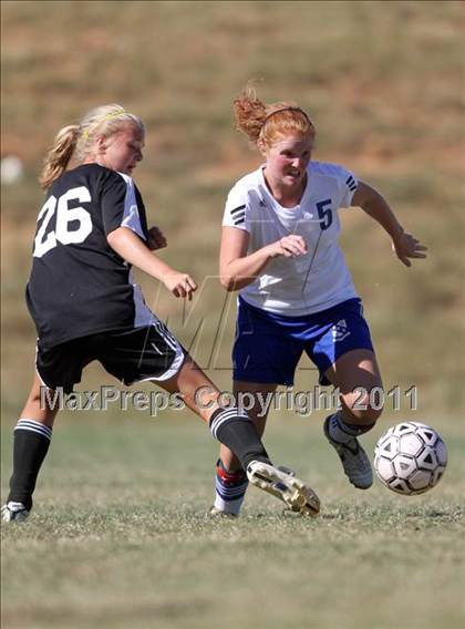Thumbnail 2 in Cleveland vs. Greeneville (Bearden Invitational) photogallery.