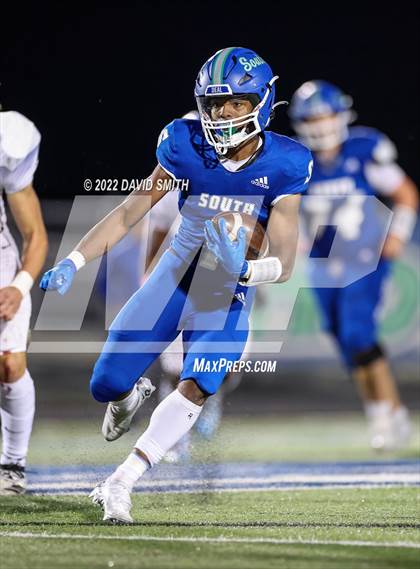 Thumbnail 1 in Liberty @ Blue Springs South (MSHSAA Class 6 District Quarterfinal) photogallery.