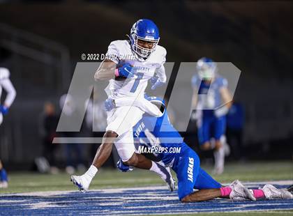 Thumbnail 1 in Liberty @ Blue Springs South (MSHSAA Class 6 District Quarterfinal) photogallery.