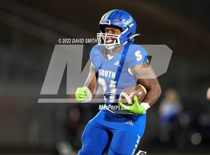 Thumbnail 1 in Liberty @ Blue Springs South (MSHSAA Class 6 District Quarterfinal) photogallery.