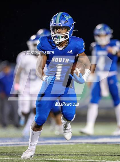 Thumbnail 3 in Liberty @ Blue Springs South (MSHSAA Class 6 District Quarterfinal) photogallery.
