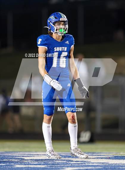 Thumbnail 2 in Liberty @ Blue Springs South (MSHSAA Class 6 District Quarterfinal) photogallery.