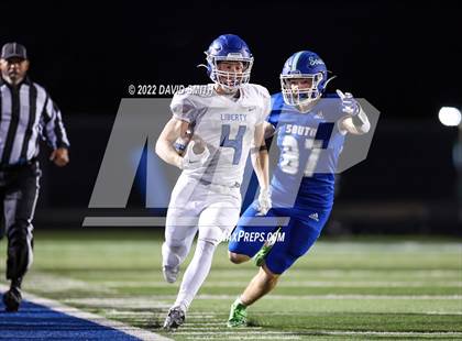 Thumbnail 2 in Liberty @ Blue Springs South (MSHSAA Class 6 District Quarterfinal) photogallery.