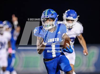 Thumbnail 1 in Liberty @ Blue Springs South (MSHSAA Class 6 District Quarterfinal) photogallery.