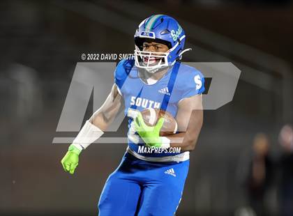 Thumbnail 1 in Liberty @ Blue Springs South (MSHSAA Class 6 District Quarterfinal) photogallery.